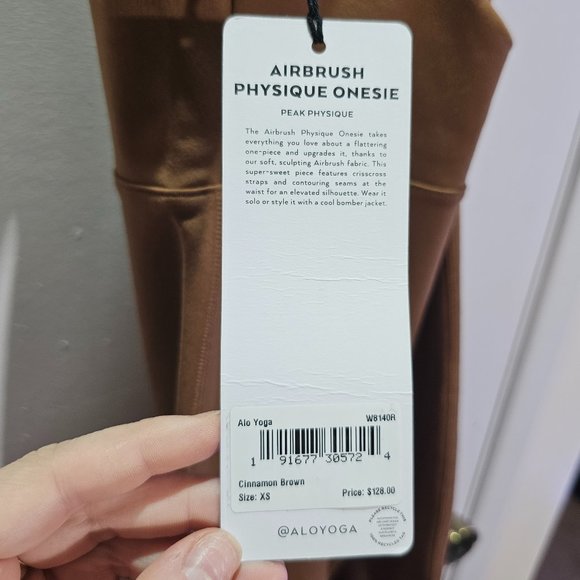 🏷️NWT ALO Yoga Airbrush Physique Capri Onesie In Cinnamon Brown - Various Sizes - Picture 13 of 15